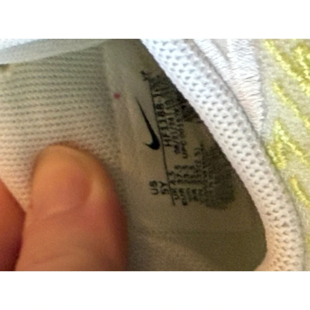 Nike Sabrina 2 SE Basketball Shoes Kids 5Y White Lime Apricot Excellent Sneakers